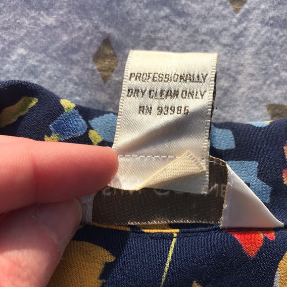 Women’s Short Sleeve Button Down Floral Top - Picture 9 of 16